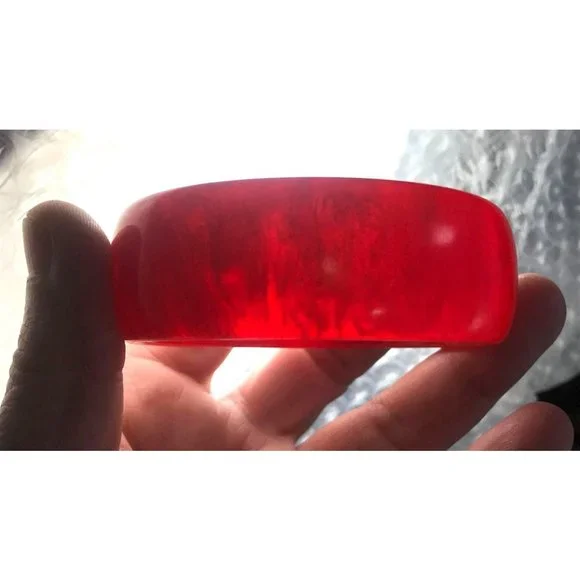 Vintage Wide Marbled Cherry Red Bakelite Bangle Bracelet 1930s - 1940s - Picture 2 of 8